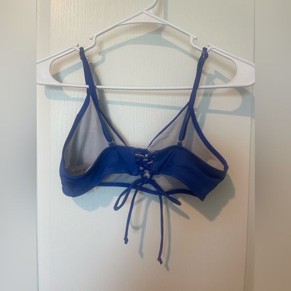 Shein Women’s Size Medium Can Fit Small-Large Blue Bikini Swimsuit Top. - Picture 2 of 2